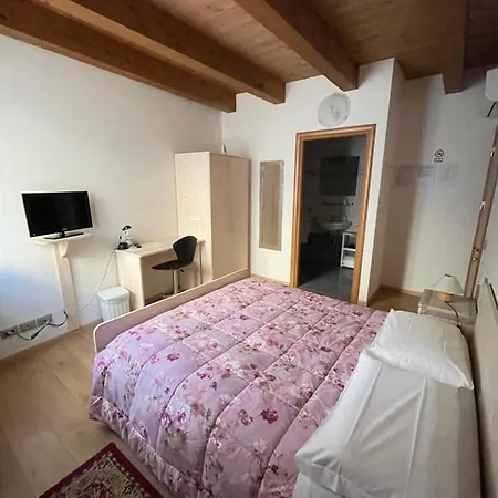 拉卡萨德尔苏诺住宿加早餐旅馆 Monteforte dʼAlpone